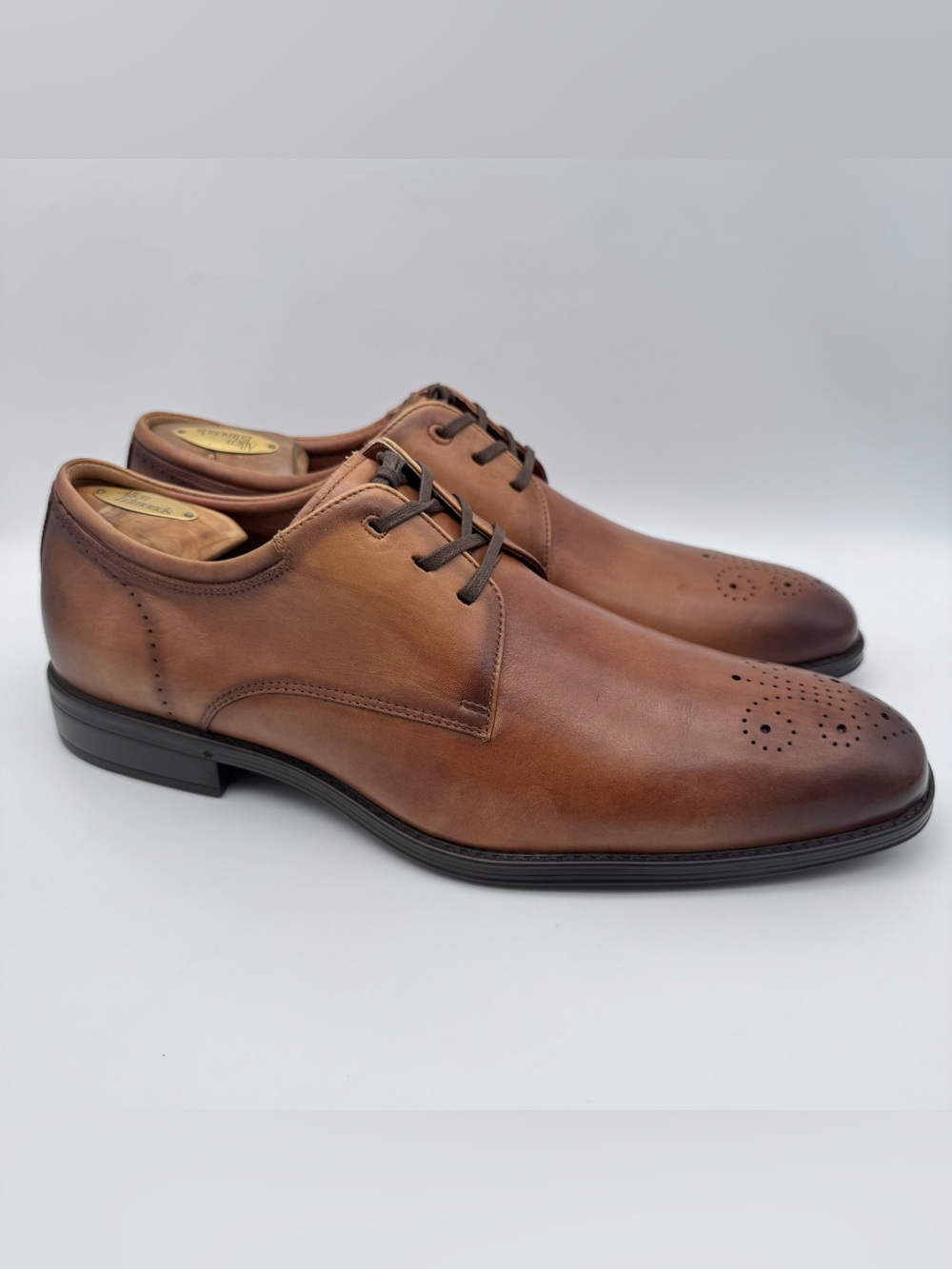Florsheim Amelio Brown Leather Perf Toe Oxford Dress Shoes Men Size 10.5 M